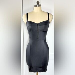 NWOT *NEVER WORN* SKIMS Glam Slip Dress